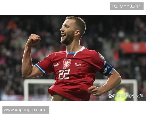 足球明星背后的奋斗与坚持揭示他们成就辉煌的真实故事